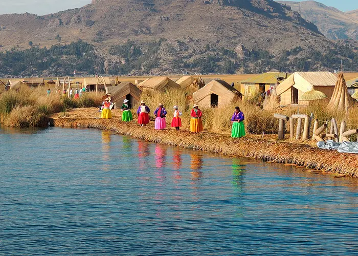 As ilhas flutuantes do Uros, Puno As ilhas flutuantes do Uros, Puno