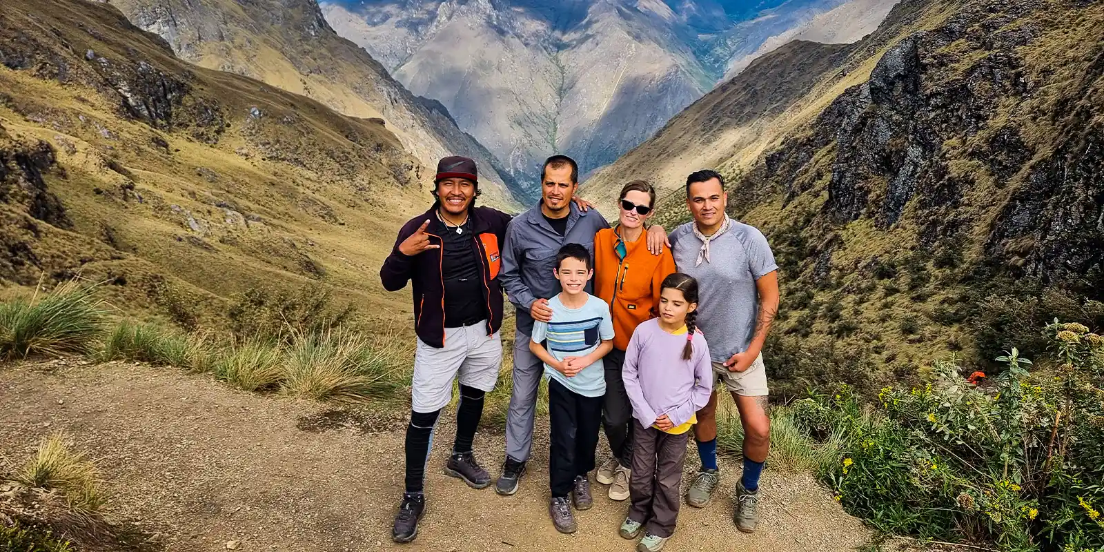 Crianças na Trilha Inca Crianças na Trilha Inca